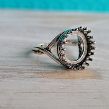 Load image into Gallery viewer, Bezel ring - mixed metal - adjustable