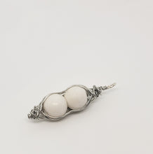 Load image into Gallery viewer, Pearl Pod Necklace