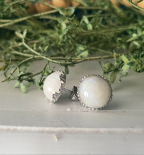 Load image into Gallery viewer, Crown Bezel Studs