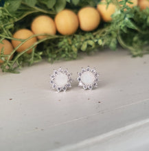 Load image into Gallery viewer, Sunflower Halo earrings