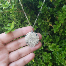 Load image into Gallery viewer, Filigree Locket