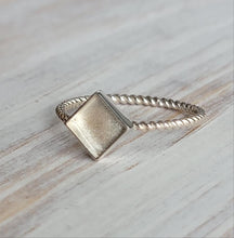 Load image into Gallery viewer, Kite ring - ss - mult size avail