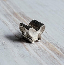 Load image into Gallery viewer, *NEW* *LQ* Butterfly bead
