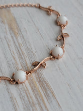 Load image into Gallery viewer, Moonflower braclet