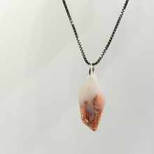 Load image into Gallery viewer, Geode pendant