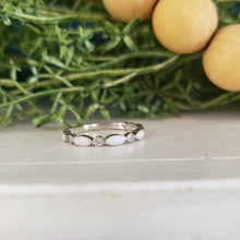 Load image into Gallery viewer, Classic Mother's Ring - Sterling Silver