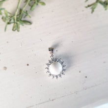 Load image into Gallery viewer, Sunflower Halo pendant - silver