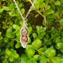 Load image into Gallery viewer, Pearl Pod Necklace