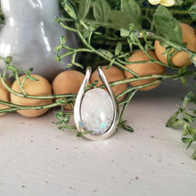 Load image into Gallery viewer, Oval Horseshoe pendant