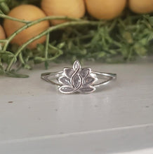 Load image into Gallery viewer, Lotus Flower Ring