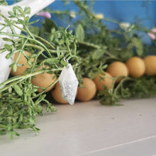 Load image into Gallery viewer, Geode pendant