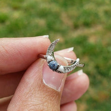 Load image into Gallery viewer, Luna