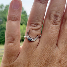 Load image into Gallery viewer, Luna