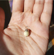 Load image into Gallery viewer, Wrapped DNA Pearl Necklace