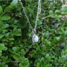 Load image into Gallery viewer, Halo Oval pendant
