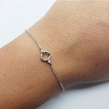 Load image into Gallery viewer, Dainty prong braclete