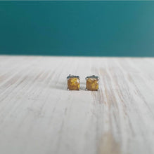 Load image into Gallery viewer, Square Studs