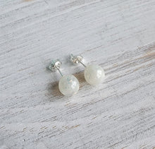 Load image into Gallery viewer, 8mm Pearl Earrings