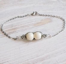 Load image into Gallery viewer, Pearl Pod Bracelet