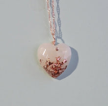 Load image into Gallery viewer, Metalic Heart Pendant