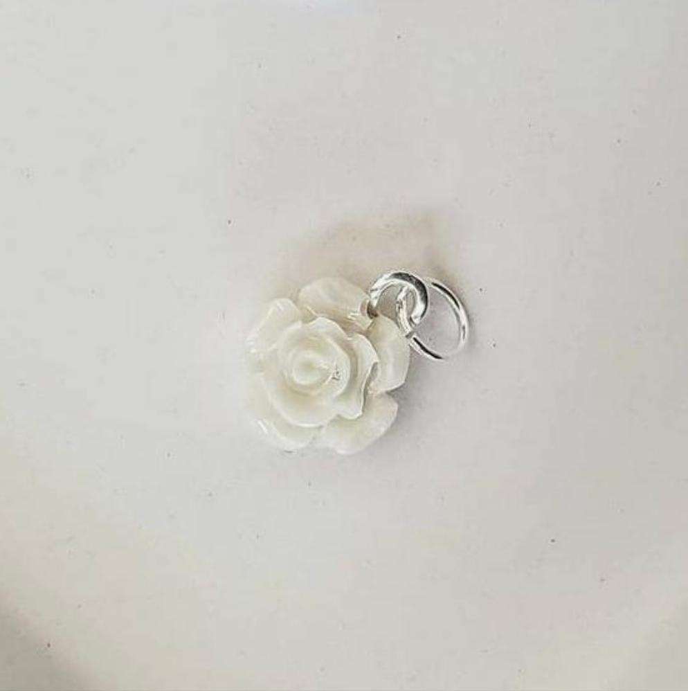 Tiny Rose pendant