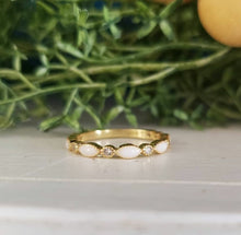 Load image into Gallery viewer, Classic Mother&#39;s Ring - 14k Yellow Gold
