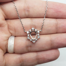 Load image into Gallery viewer, Winter choker necklace - ss
