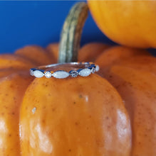 Load image into Gallery viewer, Classic Mother&#39;s Ring - Sterling Silver
