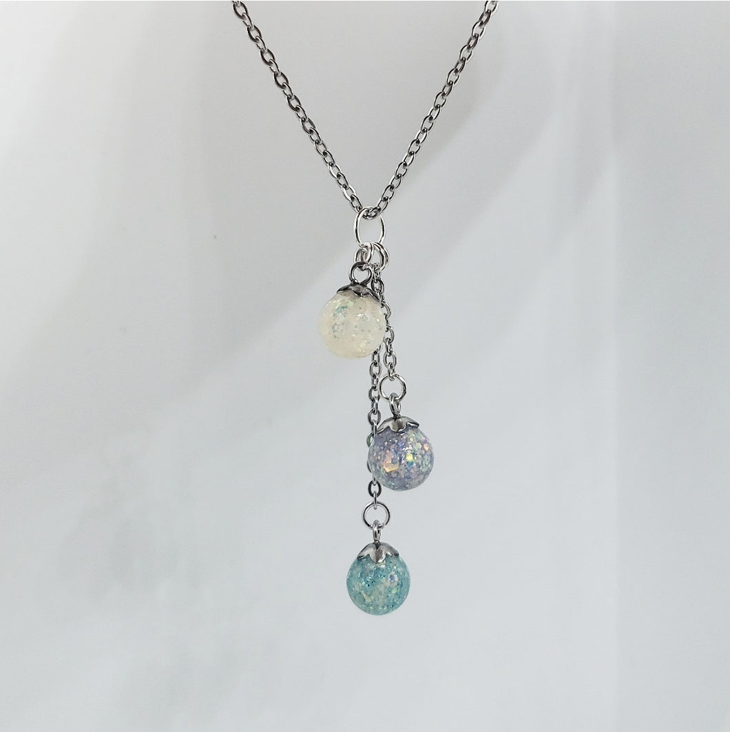 Cascading pearl necklace