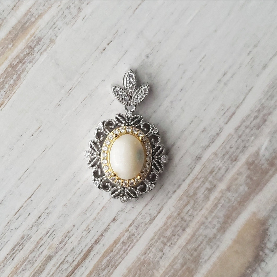 Abigail Pendant