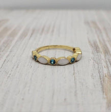 Load image into Gallery viewer, Birthstone Mother&#39;s ring - Yellow Gold
