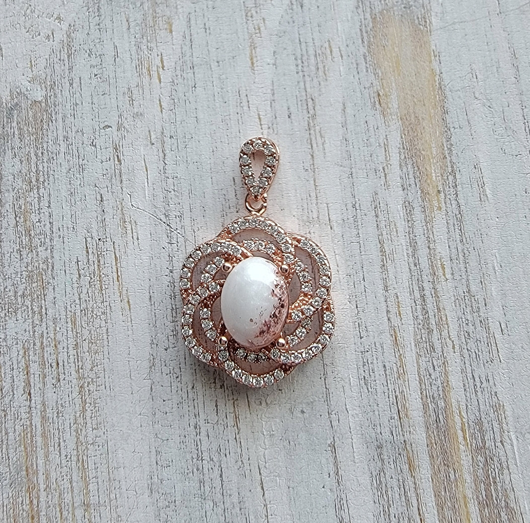 Rose pendant