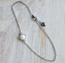 Load image into Gallery viewer, Dainty prong braclete

