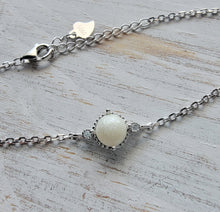 Load image into Gallery viewer, Dainty prong braclete
