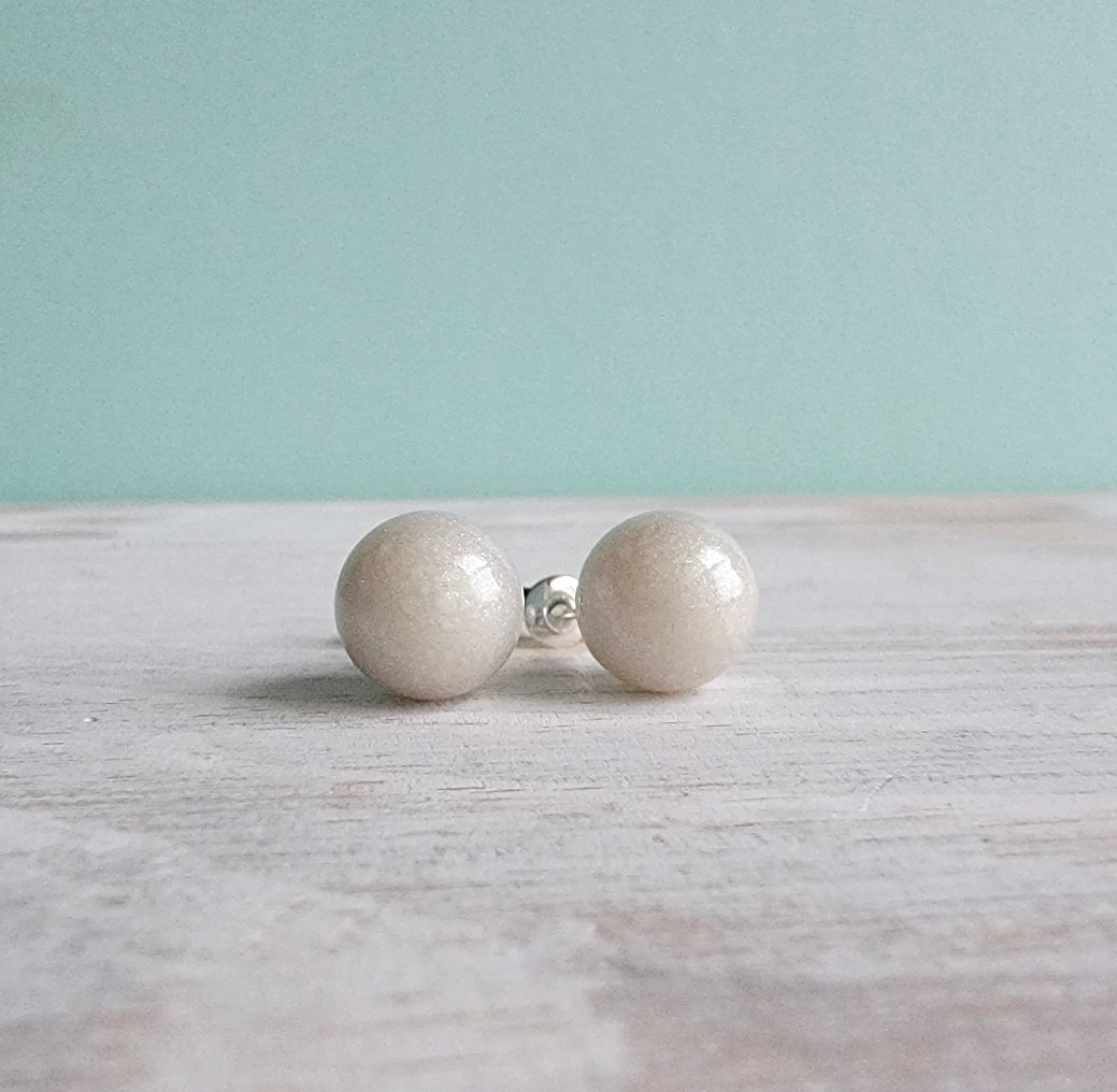 10mm Pearl earrings