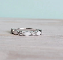Load image into Gallery viewer, Classic Mother&#39;s Ring - Sterling Silver
