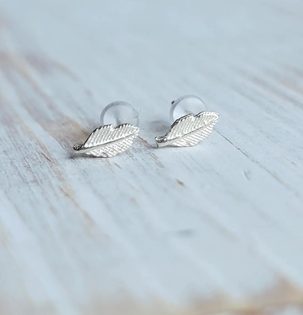 *NEW* Dainty Feather earrings